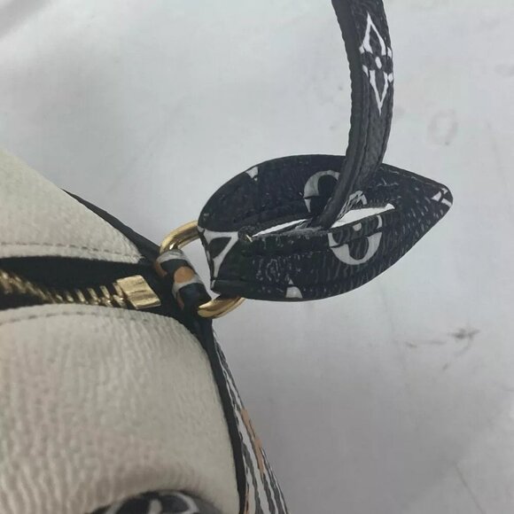 LOUIS VUITTON M67883 Monogram jungle Beach porch bag Shoulder Bag - Picture 14 of 15